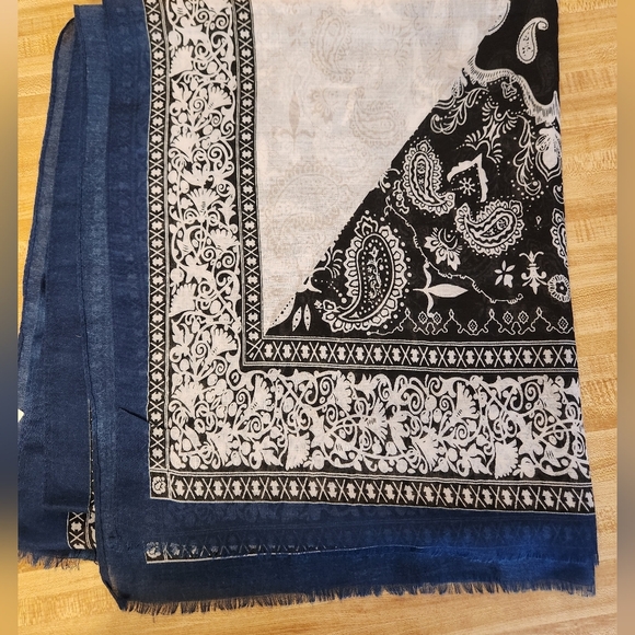 MIA + TESS Pattern Lightweight Scarf Navy/Black/White - Picture 13 of 14